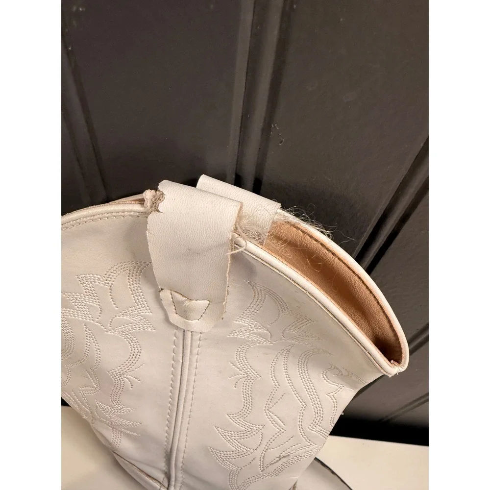 Shyanne White Faux Leather Western Cowboy Boots Size 5.0-D BVJ9134